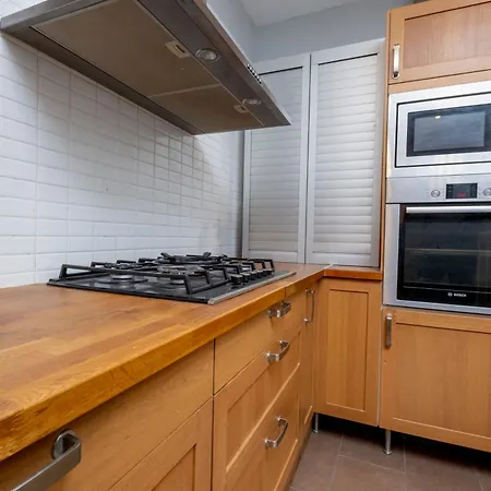 Fourlex Single Detached House - 2 Bathrooms - Location - Private Terrace * Istambul