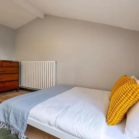 Fourlex Single Detached House - 2 Bathrooms - Location - Private Terrace