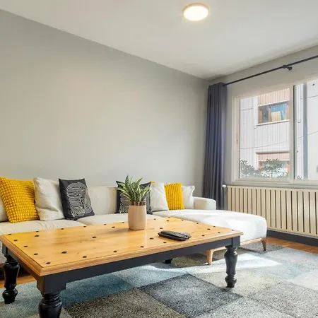 Fourlex Single Detached House - 2 Bathrooms - Location - Private Terrace Villa *