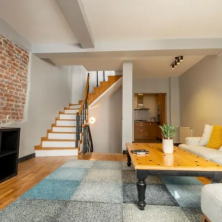 Fourlex Single Detached House - 2 Bathrooms - Location - Private Terrace Villa *