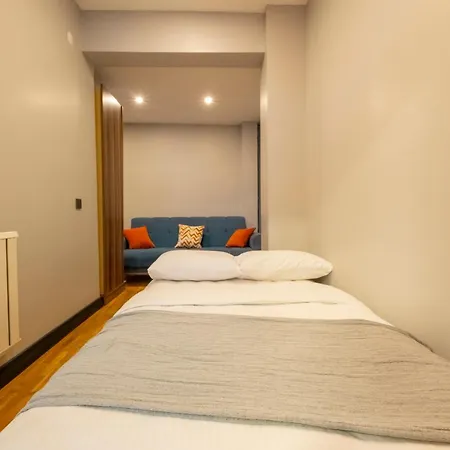 Fourlex Single Detached House - 2 Bathrooms - Location - Private Terrace * Κωνσταντινούπολη