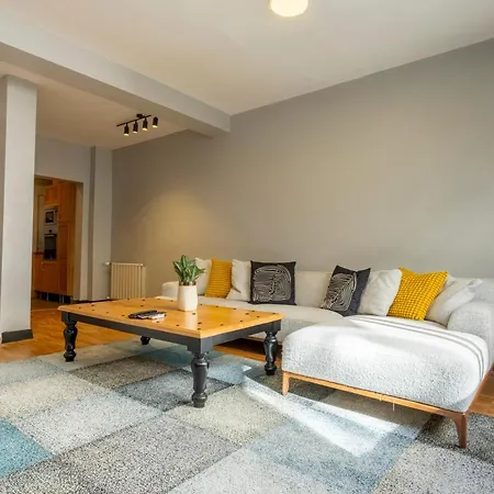 Fourlex Single Detached House - 2 Bathrooms - Location - Private Terrace * Κωνσταντινούπολη