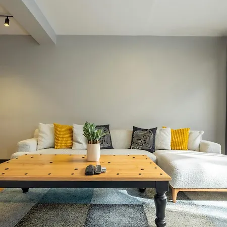 Fourlex Single Detached House - 2 Bathrooms - Location - Private Terrace